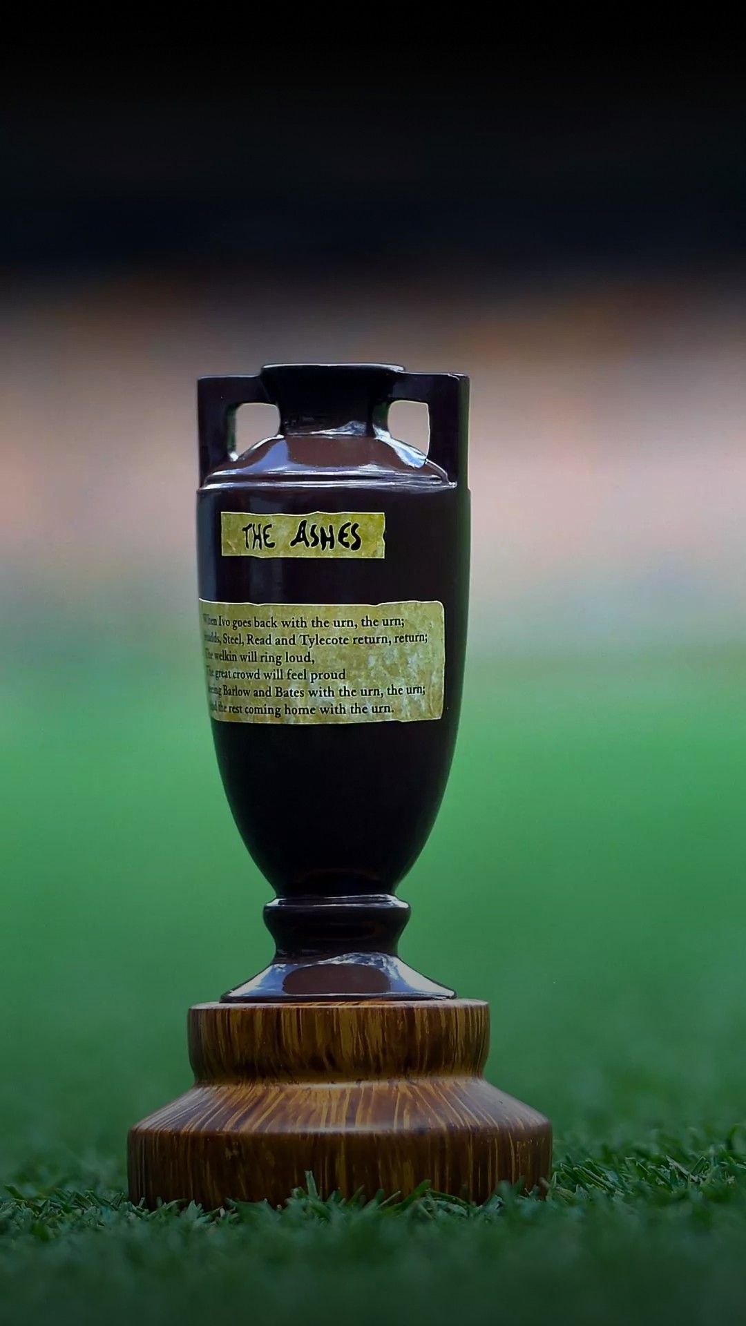 Ashes urn for Eng Vs Aus