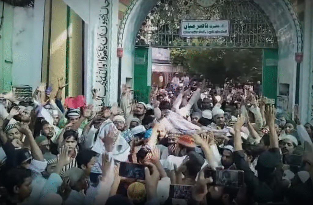 Bareilly Protest in Front of Mosque
